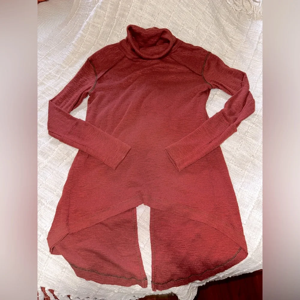 Free People - XS split back turtleneck. Boho - Picture 2 of 7